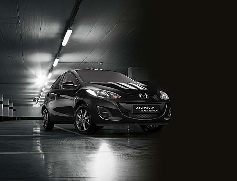 Mazda 2 Black/White Edition