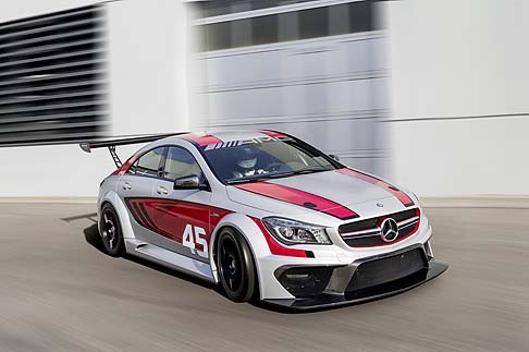 Mercedes-Benz CLA 45 AMG Racing Series 