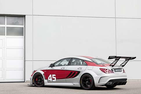 Mercedes-Benz CLA 45 AMG Racing Series 