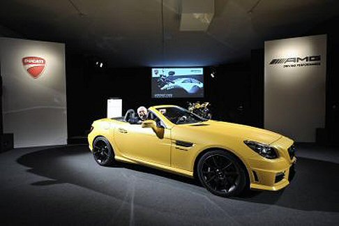 Mercedes-Benz SLK 55 AMG Streetfighter yellow