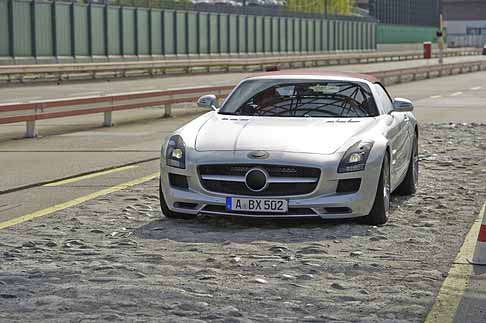 Mercedes-Benz SLS AMG Roadster 