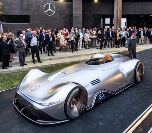 Mercedes-Benz Vision EQ Silver Arrow