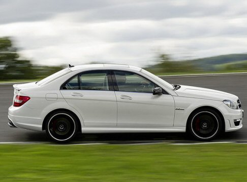 Mercedes-Benz C63 AMG 2011