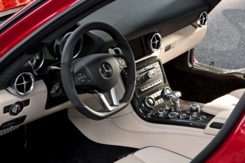 Mercedes-Benz SLS AMG 