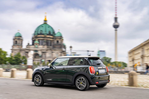 Mini Cooper SE Resolute Edition