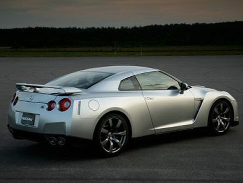 Nissan GT-R 2010