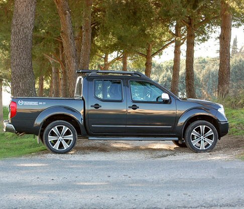 Nissan Navara Tecnosport 200 CV 