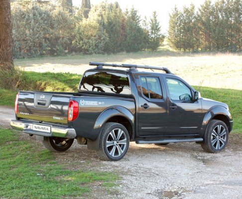 Nissan Navara Tecnosport 200 CV 