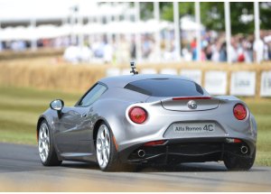 Alfa Romeo 4C debutta a Goodwood