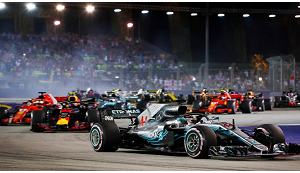 Lewis Hamilton Re di Singapore