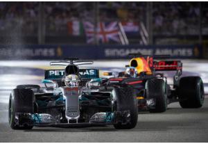 Colpi di scena nel Gran Premio di Singapore, con il trionfo di Lewis Hamilton