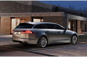 Jaguar XF Sportbrake, al lusso e alla sportivit della berlina si unisce la vers