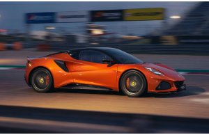 Lotus Emira 420 Sport: l�asticella si alza
