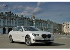 Nuova BMW Serie 7, molte le novit