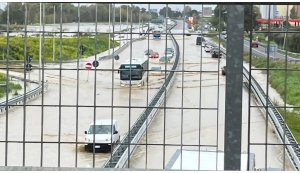 Esondazione del Cervaro: Statale 16 sommersa. Auto bloccate e traffico in Tilt