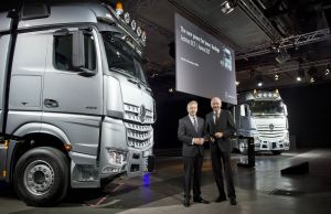 Mercedes-Benz, nuovi trucks Actros SLT e Arocs SLT