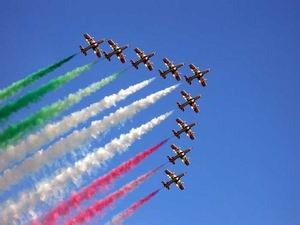 L�Alfa Romeo festeggia i 50 anni delle Frecce Tricolore