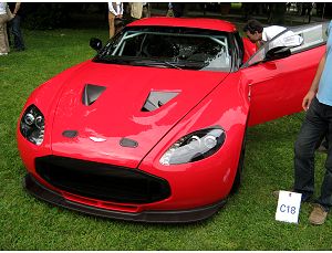 Aston Martin V12 Zagato: eleganza inglese e passione italiana