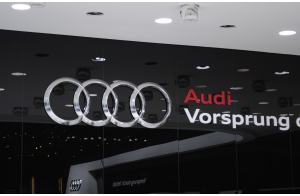 Audi, arriva il grande suv totalmente elettrico