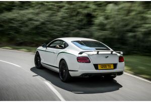 Bentley Continental GT3-R in anteprima a Pebble Beach