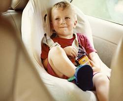 Bimbisicuramente: bambini sicuri in automobile