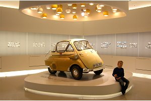 A spasso nel Museo BMW di Monaco di Baviera