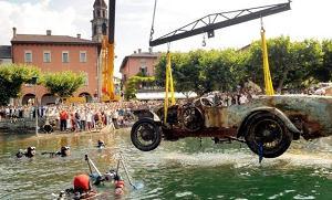 La Bugatti riemersa dalle acque va allasta a Parigi