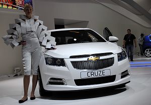 Chevrolet Cruze HB5 5 porte svelata in anteprima al Paris Motor Show