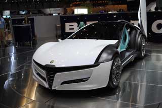 Bertone celebra i 100 anni di Alfa Romeo con Pandion