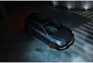 Cupra Leon VZ Carbon: l´eleganza sposa la sportività