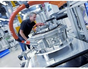 Daimler e Bosch, joint venture per produrre motori elettrici
