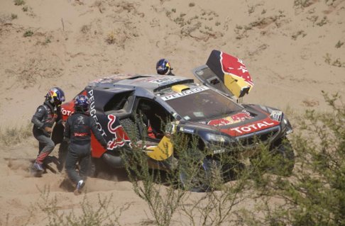 10 stage Dakar 2016: Svitko su moto e Peterhansel per le auto