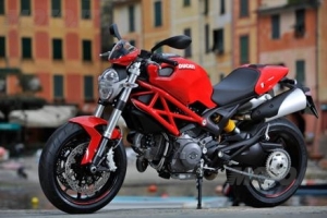 Ducati Monster 796: equilibrio tra prestazioni, bellezza e forma