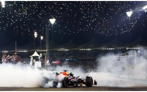 Nellultimo Gran Premio targato 2022 ad Abu Dhabi vittoria di Max Verstappen