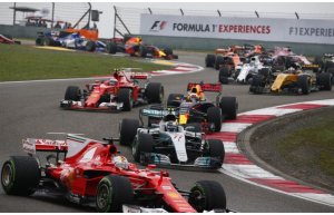 Lewis Hamilton continua la sua rincorsa al Mondiale, vincendo il GP del Giappone