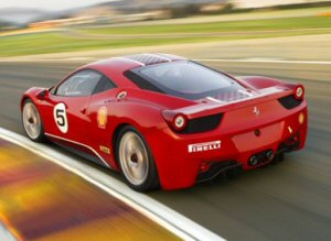 Ferrari: debutta a Bologna la sportiva 458 Challenge