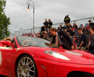Montezemolo saluta le 130 Ferrari della Mille Miglia 2010