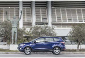 Nuova Ford Kuga: lOvale blu continua la sua offensiva