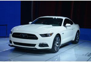 Ford Mustang GT, 50 anni di storia per la muscle car americana