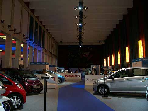 Veicoli ecologici - Panoramica esposizione auto elettriche ed ibride