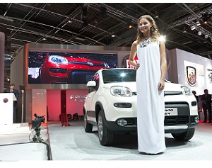 Salone di Parigi 2012: Miss Italia per la nuova Fiat Panda 4x4