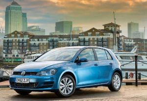 Volkswagen Golf: auto dellanno
