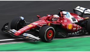 GP Cina 2025: crisi per la Ferrari e doppietta della McLaren sconvolgono il web