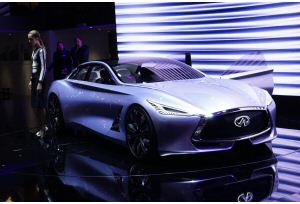 Infiniti Q80 Inspiration a Parigi, le immagini