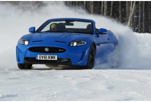 Jaguar XKR-S Convertible, il giaguaro torna a ruggire