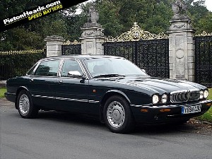 E in vendita la Jaguar Daimler Majestic V8, della Regina Elisabetta II