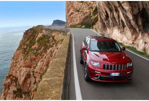 Jeep Grand Cherokee SRT, la offroad si fa cattiva