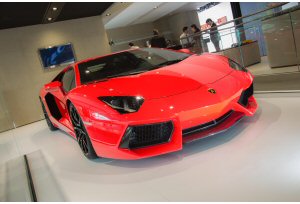 Lamborghini Aventador LP 700-4, efficiente ed innovativa