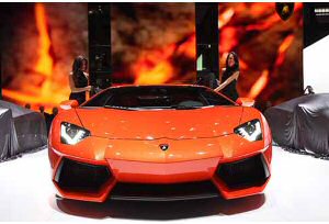 Lamborghini Aventador LP 700-4, presentazione spettacolare a Tokyo