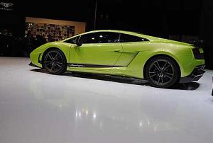 Lamborghini apre un Centro di ricerca per la fibra di carbonio